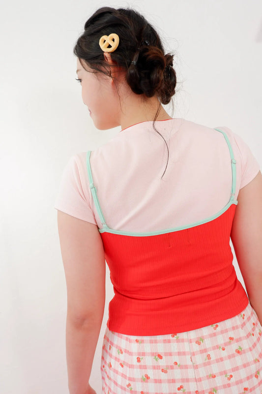 Doppelter Scoop-Neck-Tanktop Cherry Rush